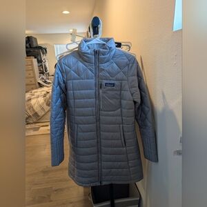 Patagonia Women's Radalie Silver Parka, Insulated Snow Jacket